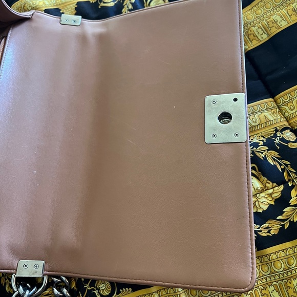 Chanel - Picture 9 of 11